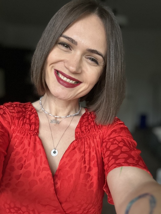 Andreea Irimia, clienta Coach the Corporate, impartasind cum coaching-ul oferit de Alina Stan a ajutat-o sa obtina claritate in business, sa isi gestioneze emotiile si provocarile si sa realizeze un proiect important pentru ea.